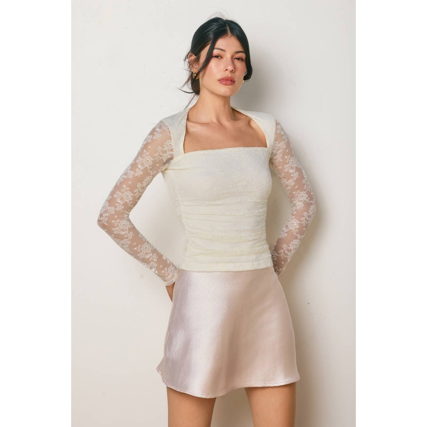 Lace Queen Anne Ruched Long Sleeve Top - Ivory