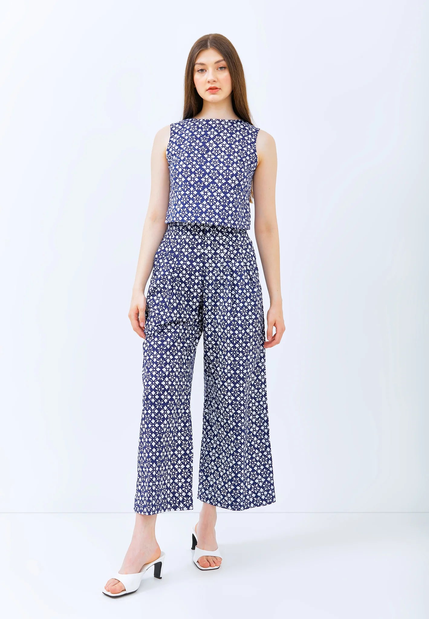 Hishi Crop Top
