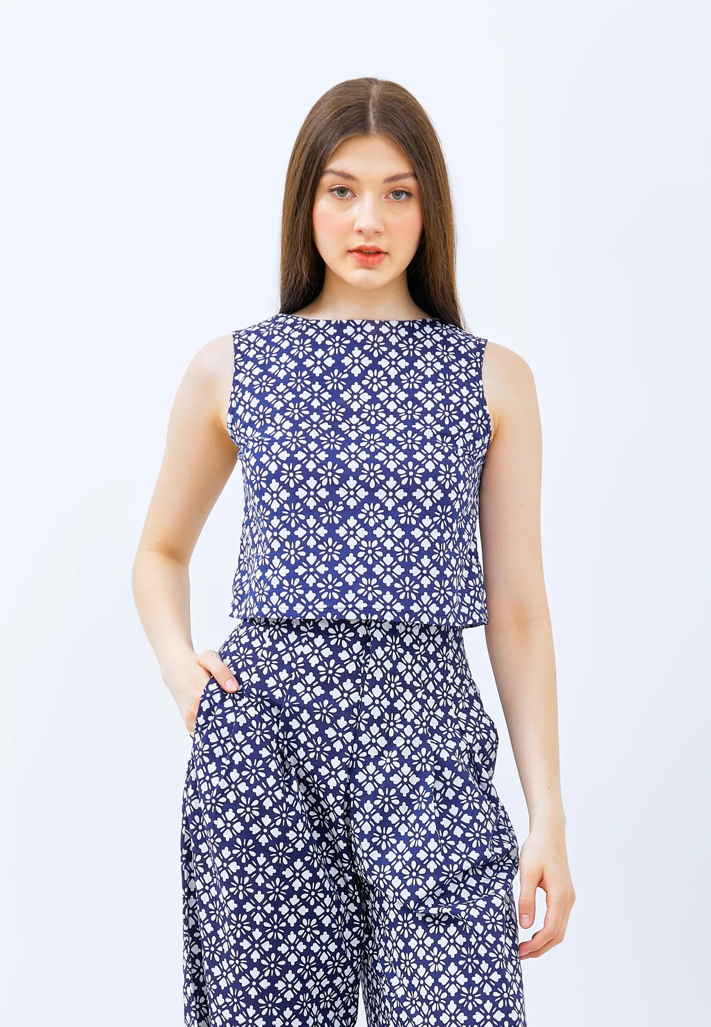 Hishi Crop Top