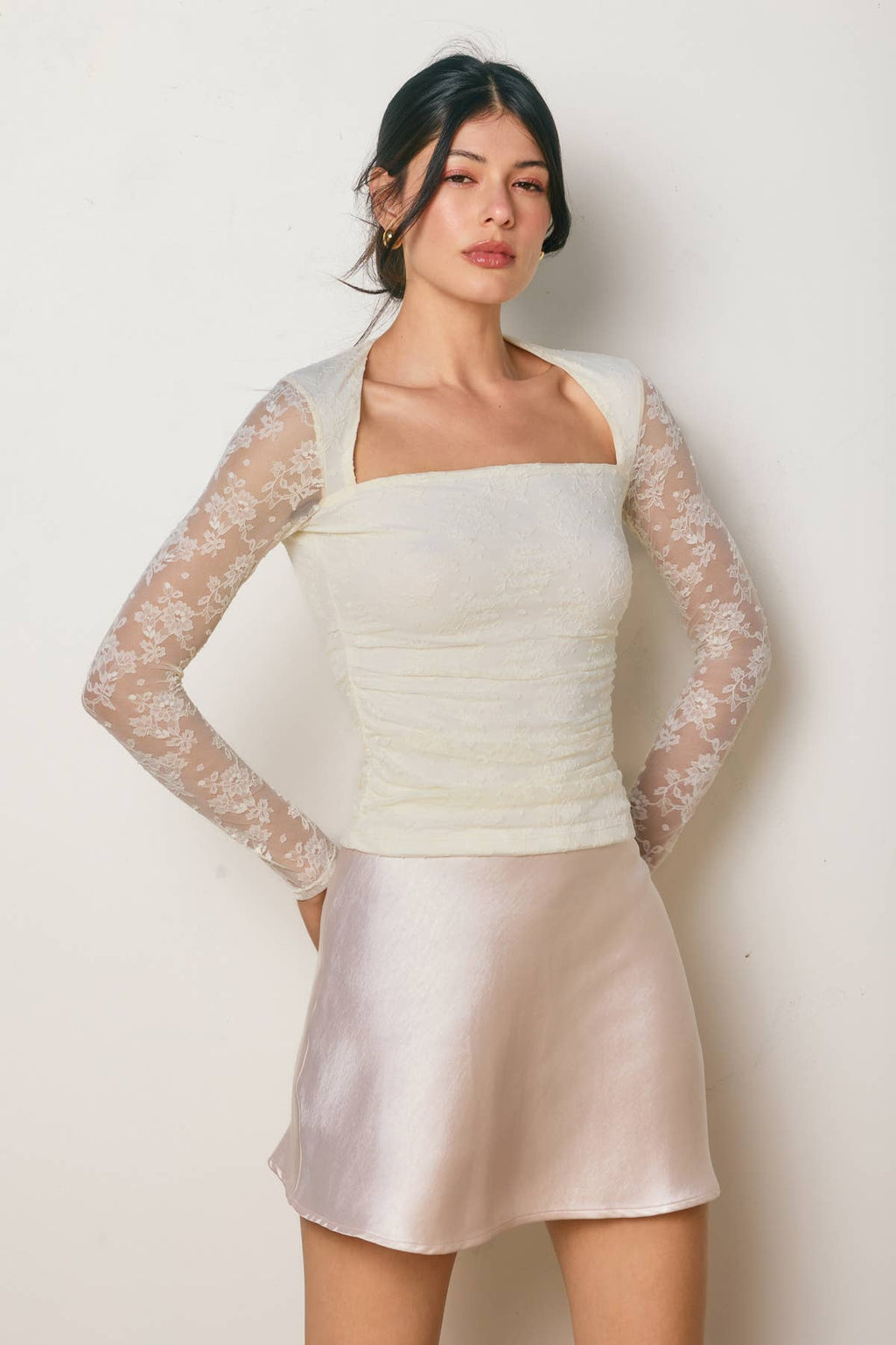 Lace Queen Anne Ruched Long Sleeve Top - Ivory