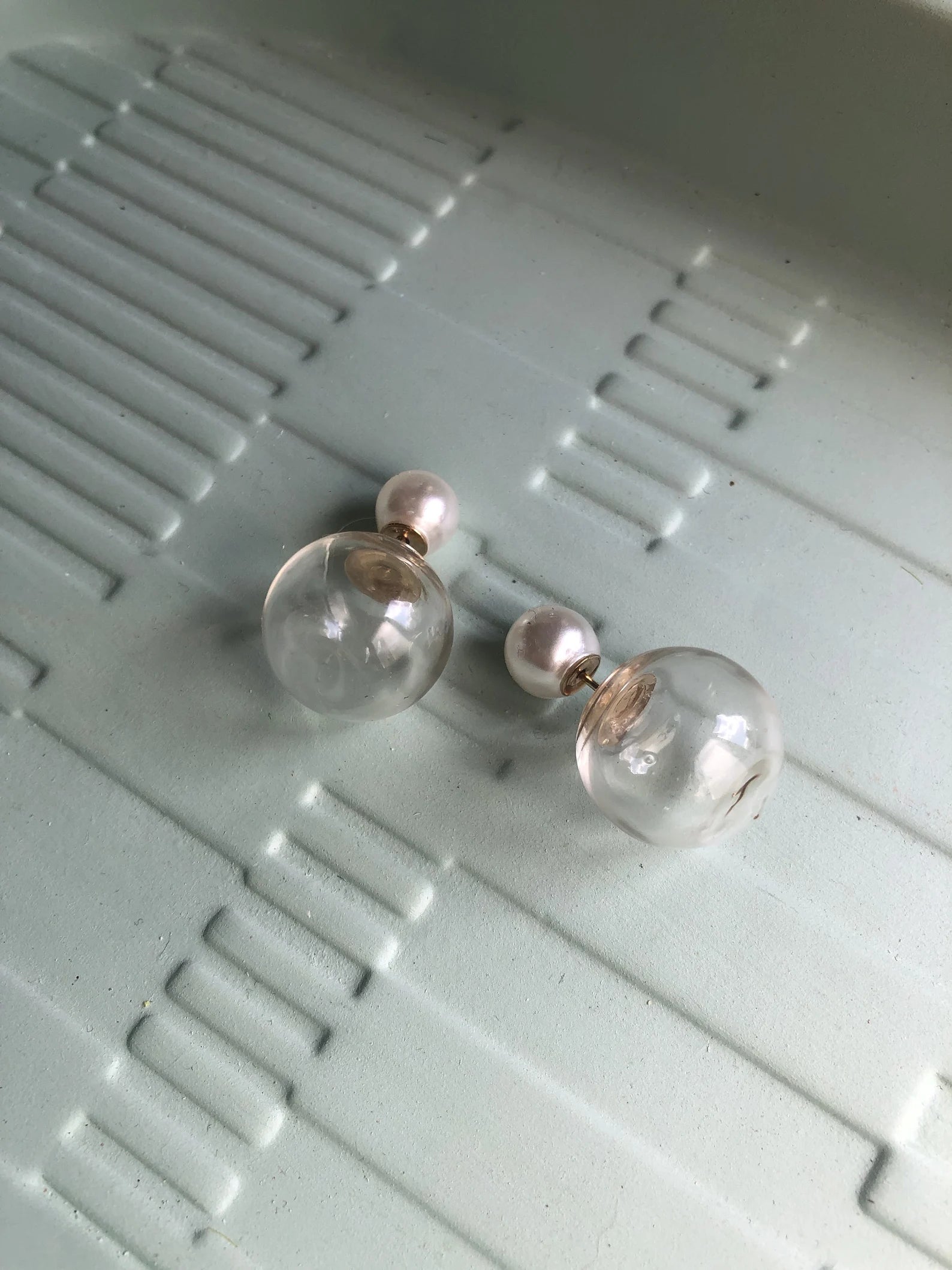 Pearl/Glass Bubble Reversible Stud