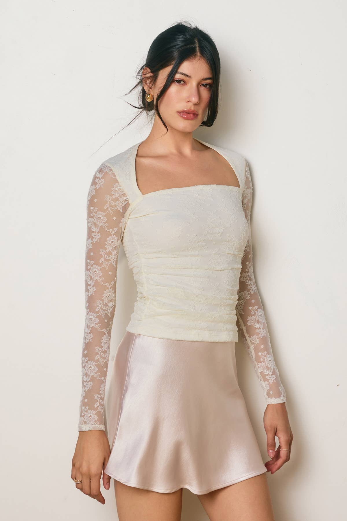 Lace Queen Anne Ruched Long Sleeve Top - Ivory